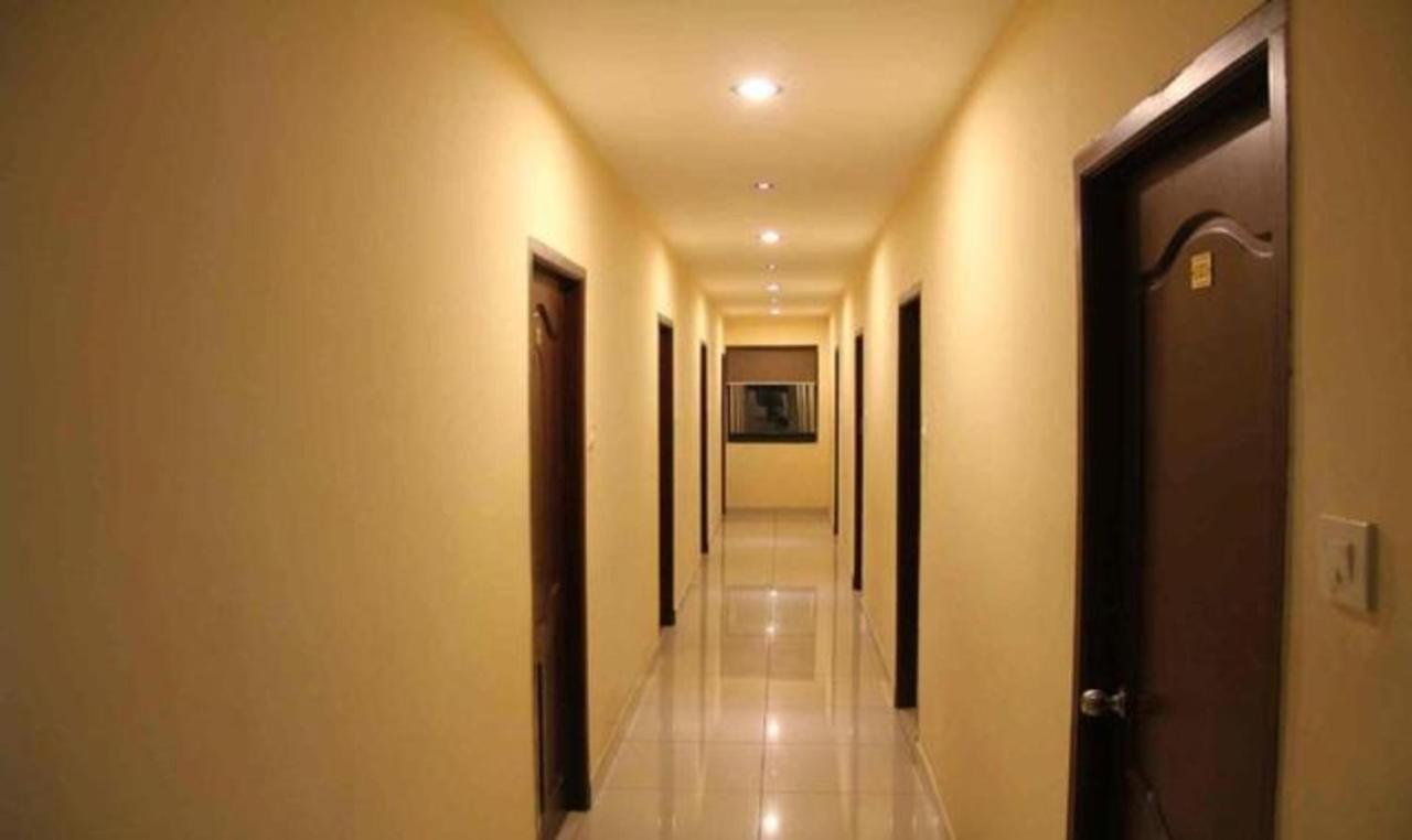 Fabhotel Smack Residency Chennai Bagian luar foto