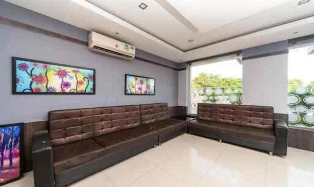 Fabhotel Smack Residency Chennai Bagian luar foto
